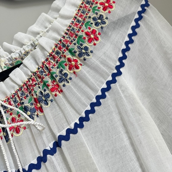 Vintage 1970’s Blue Embroidered long sleeve Peasant Maxi Dress w/ Belt- EUC - Picture 5 of 9